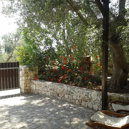 Sulvia 度假居 Corsano (Apulia)